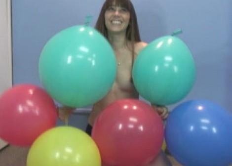 Sammi gets silly with balloons